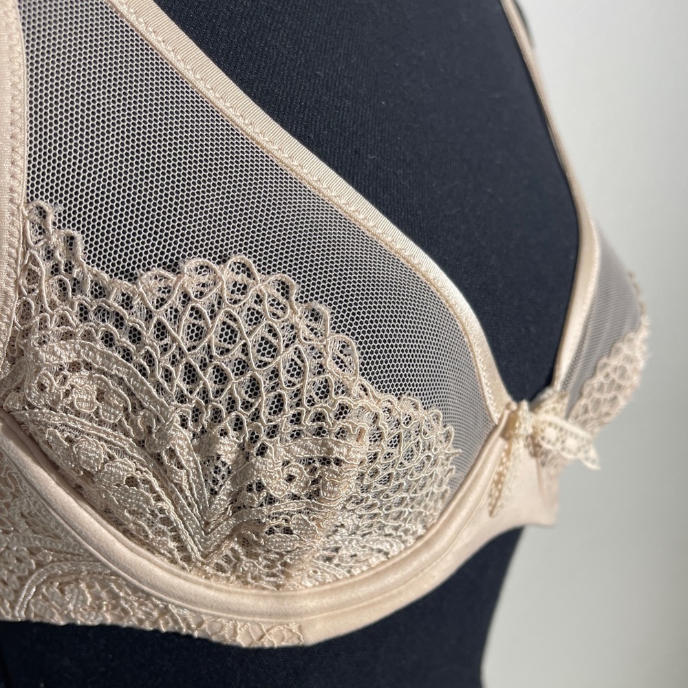 Victoria Secret Bra - Picture 2 of 6